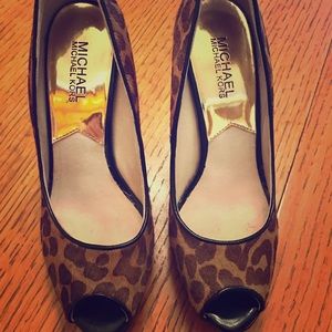 Michael Kors Leopard print heel, size 7
